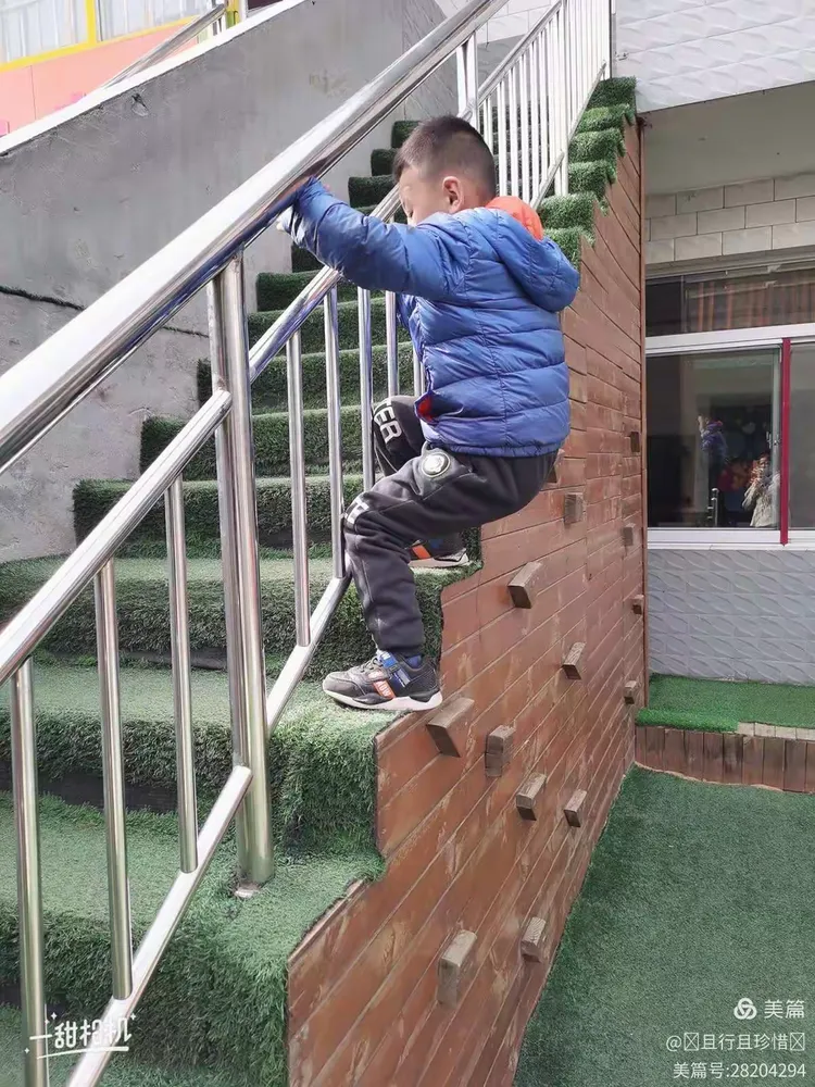 小天使幼儿园中二班刘昱辰小朋友的精彩回顾